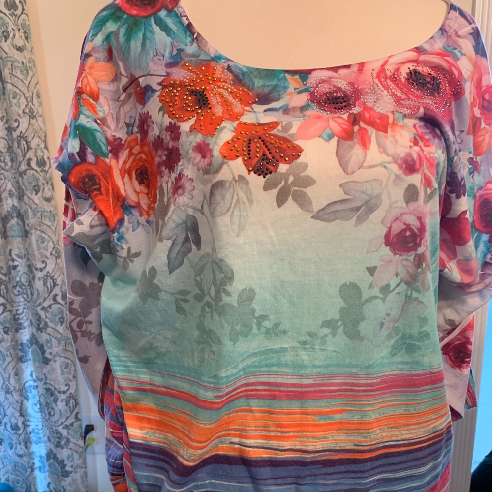 New Directions plus size 2X gorgeous multicolored floral top